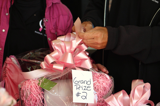 A Kate Spade purse was one of the raffle prizes.