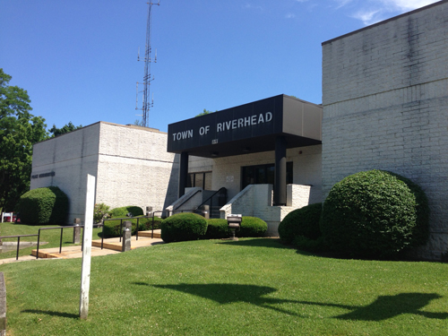 Riverhead police cops