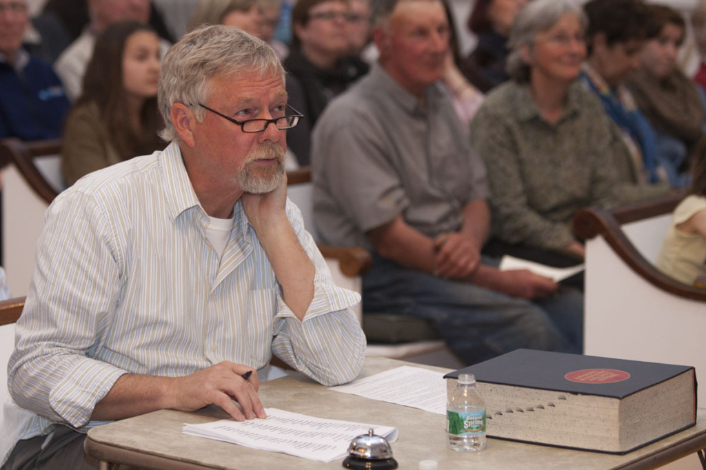 George Gaffka, a retired pastor from Mattituck, judged the bee. (Credit: Katharine Schroeder)