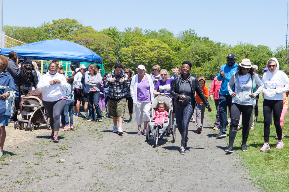And the walk/run begins! (Credit: Katharine Schroeder)