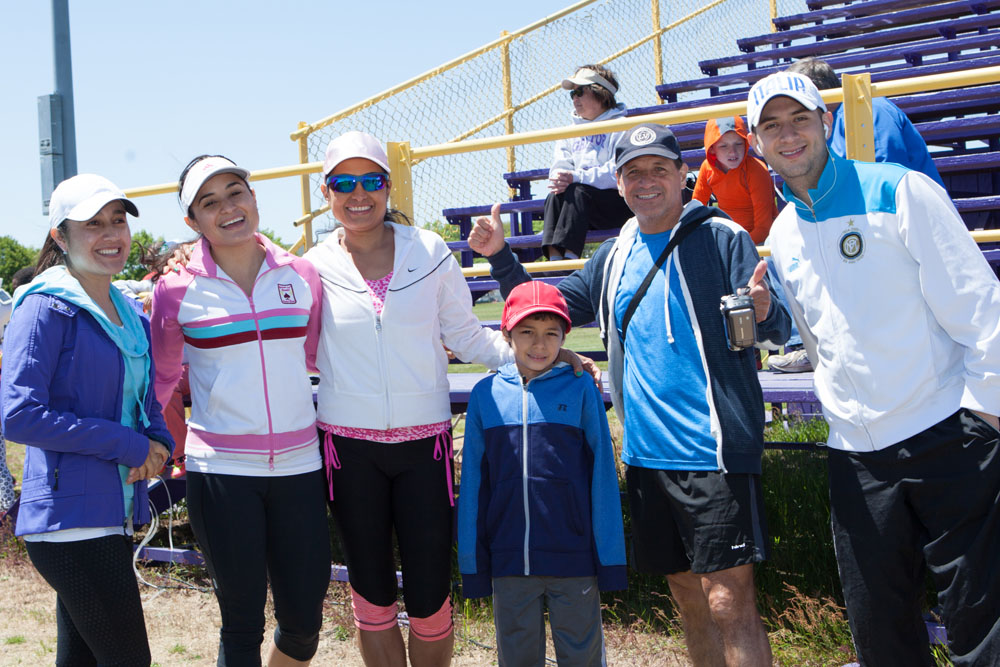Friends get ready to walk for Mike. (Credit: Katharine Schroeder)