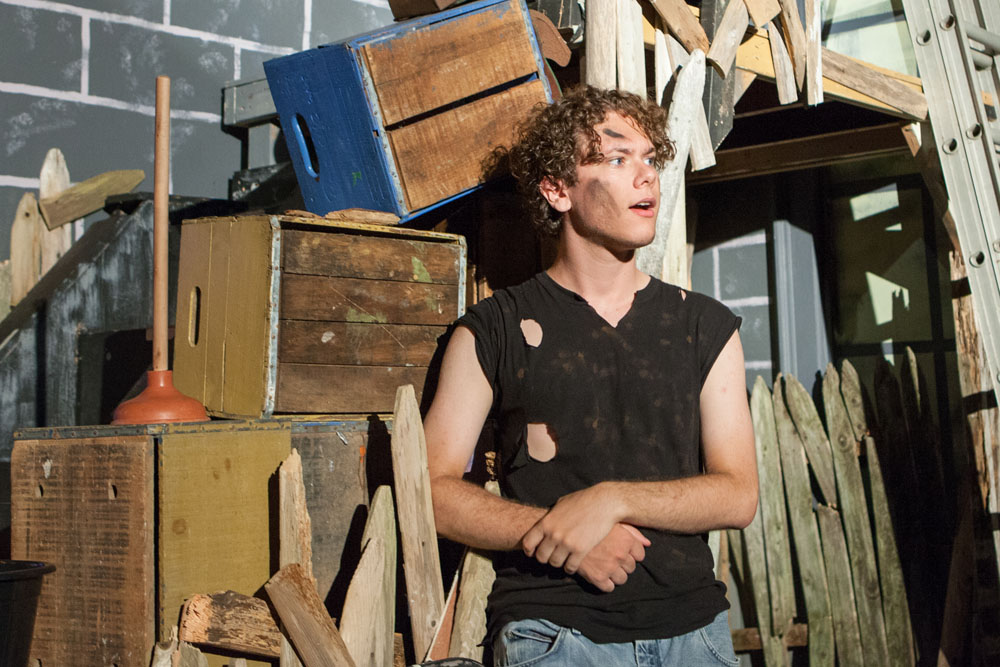 NFCT_Urinetown_ss_01