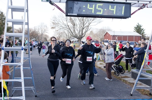 Peter Orlowski completes Mattituck Turkey Trot